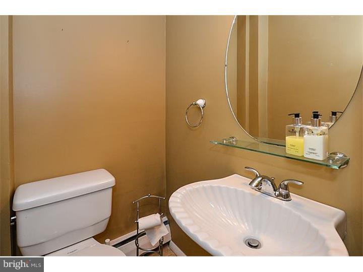 677 Brooke Road Glenside, PA 19038 - Photo 11 of 22 Half Bath