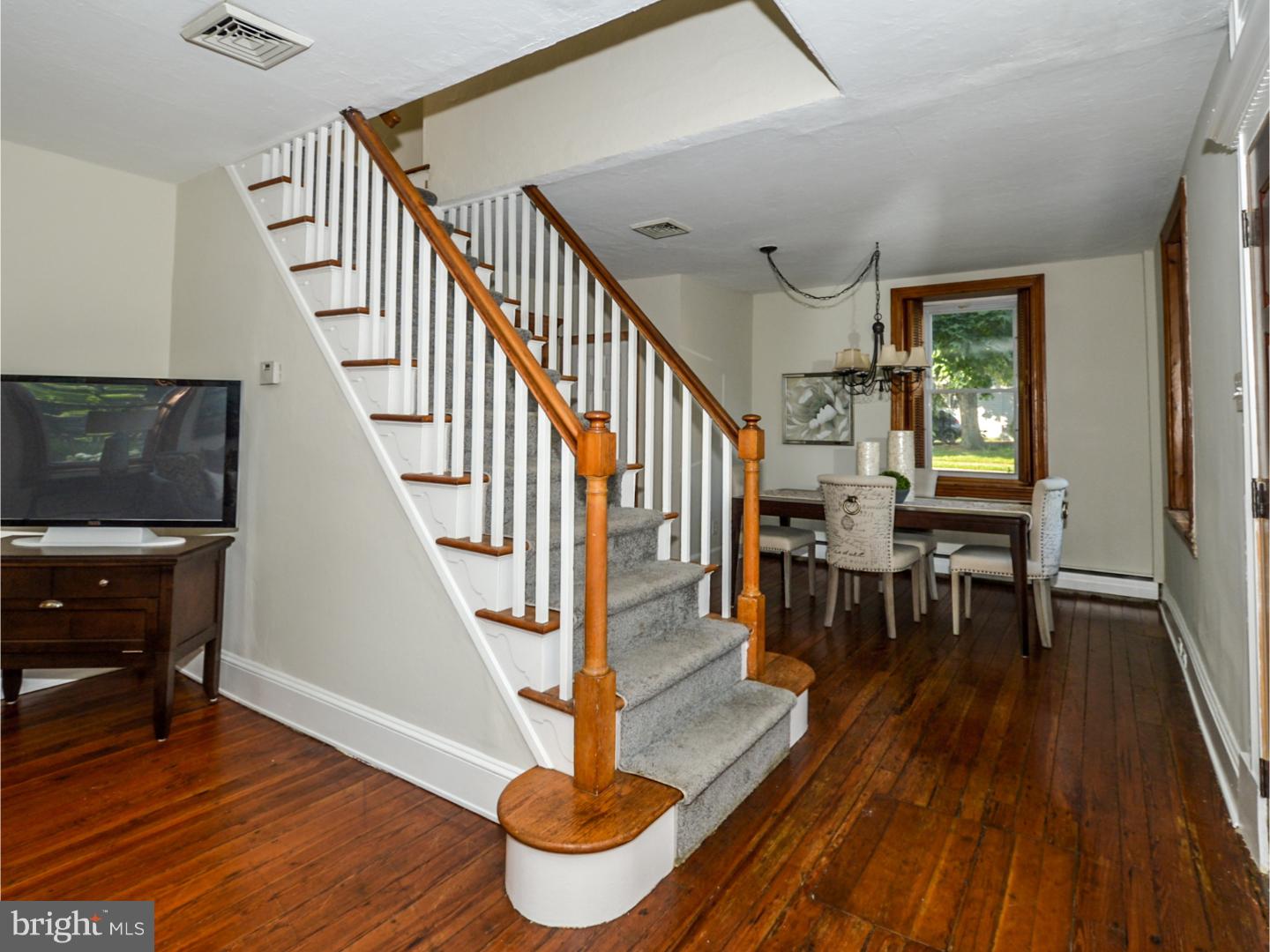 677 Brooke Road Glenside, PA 19038 - Photo 4 of 22 Foyer