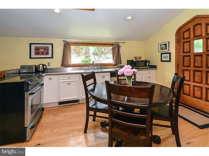 677 Brooke Road Glenside, PA 19038 - Photo 10 of 22 Kitchen