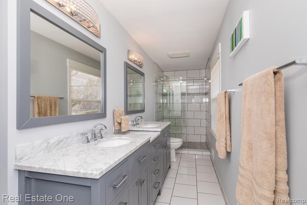 585 South Fieldstone Drive Rochester Hills, MI 48309 - Photo 23 of 34
