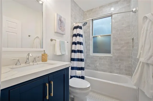 a view of living room washer and dryer