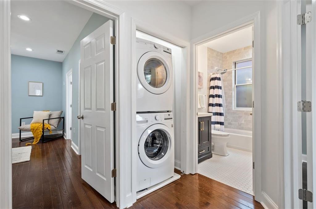 5531 Columbo Street Pittsburgh, PA 15206 - Photo 23 of 34 a view of living room washer and dryer