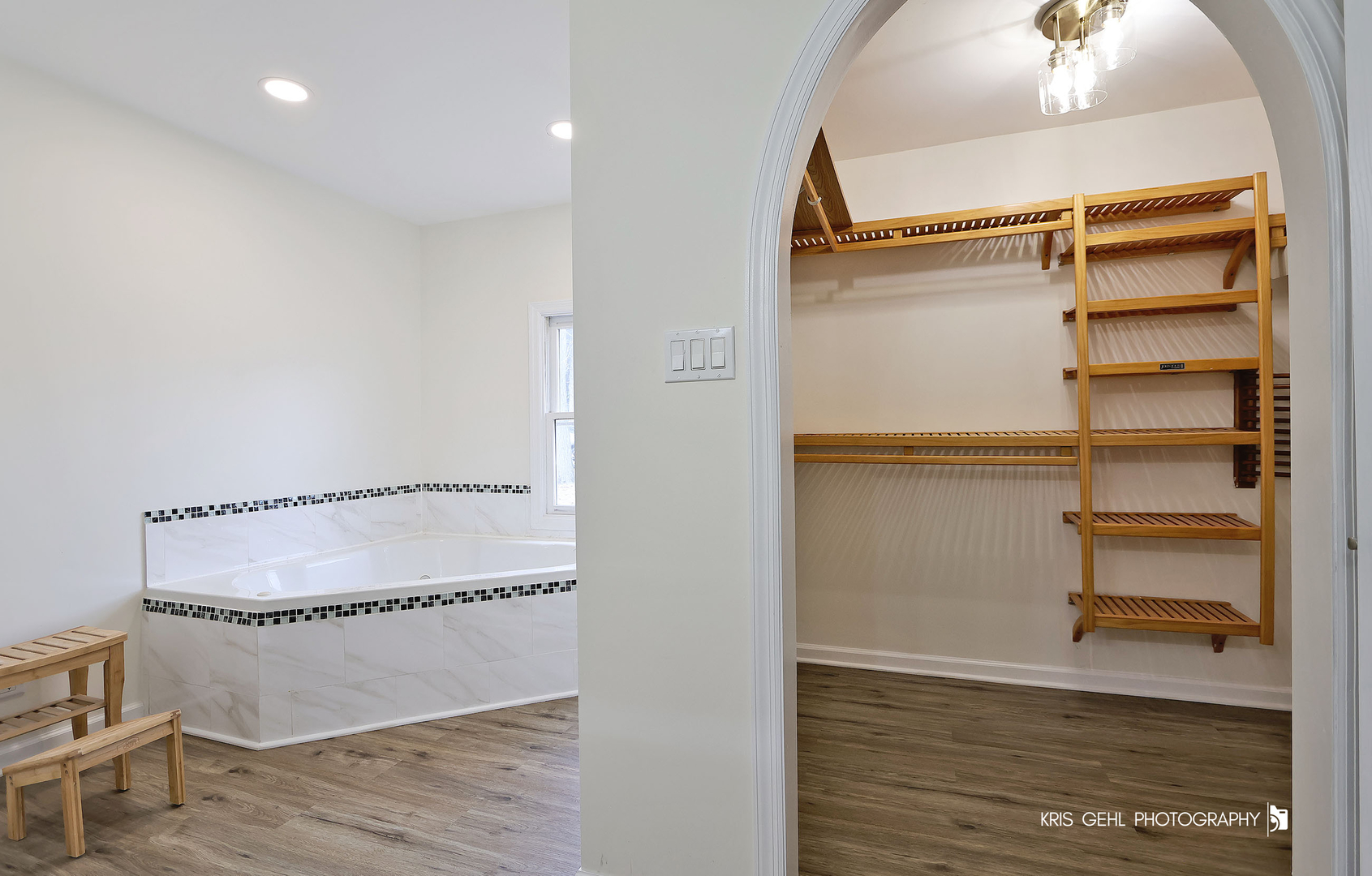 18653 West Willow Point Road Grayslake, IL 60030 - Photo 22 of 49 a view of room with empty racks