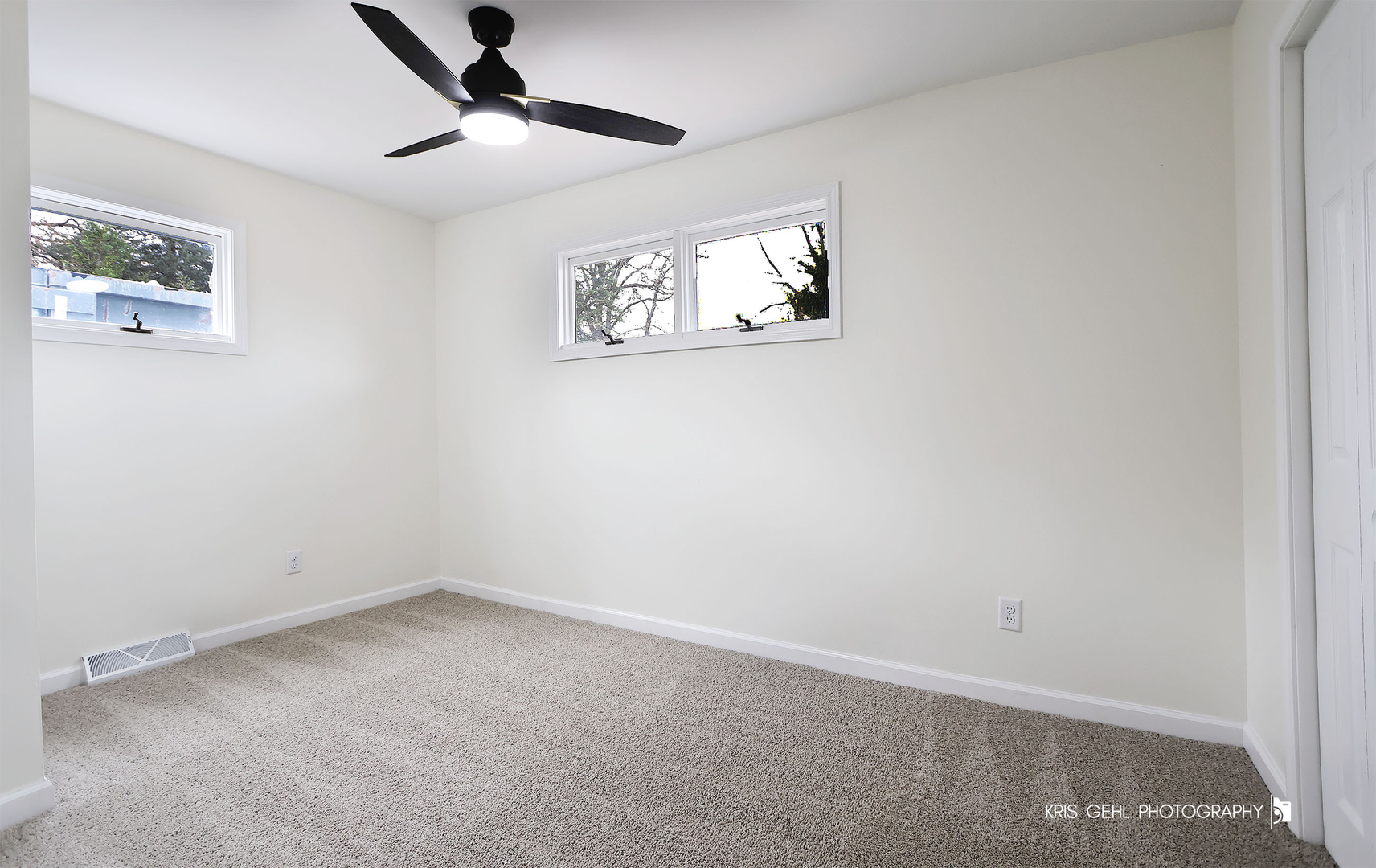 18653 West Willow Point Road Grayslake, IL 60030 - Photo 26 of 49 an empty room with a window