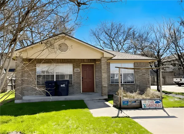 $1,350 | 1606 Park Place, College Station, TX 77840
