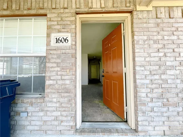 $1,350 | 1606 Park Place, College Station, TX 77840