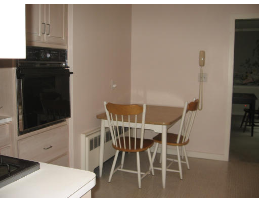 27 Judith Road Newton, MA 02459 - Photo 4 of 10