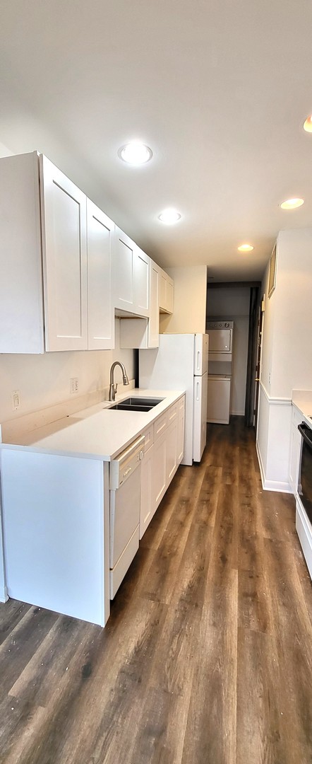 1607 Maple Terrace, Unit 2D Lisle, IL 60532 - Photo 2 of 24