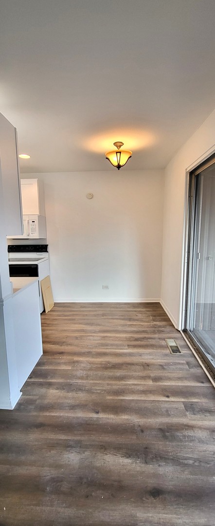 1607 Maple Terrace, Unit 2D Lisle, IL 60532 - Photo 4 of 24