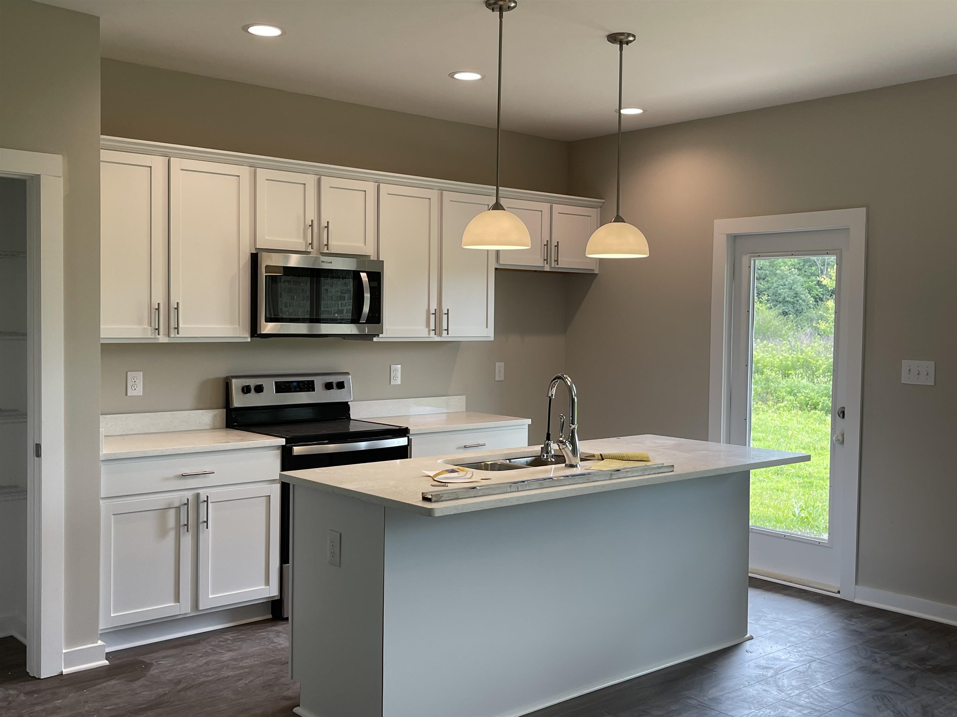816 Ginger Lee Street Foley, AL 36535 - Photo 4 of 6 Kitchen