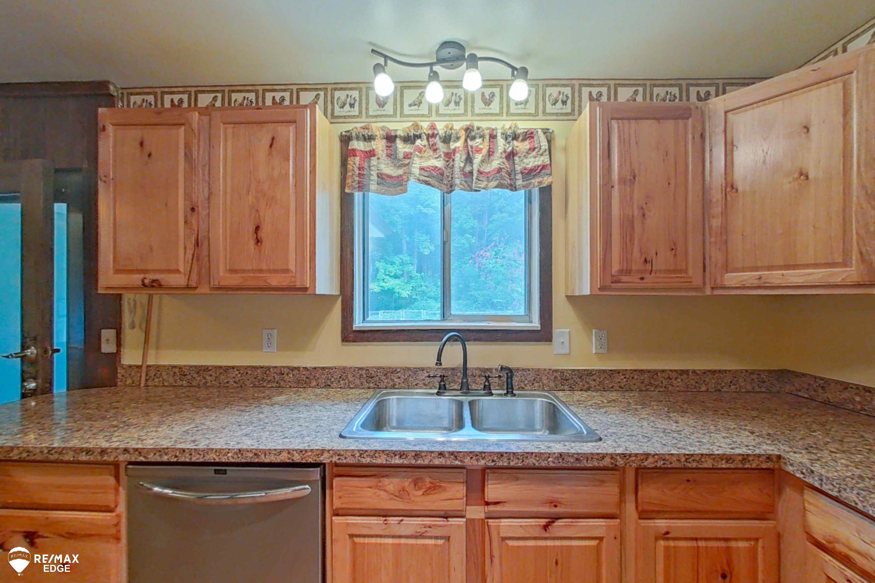 10235 Maple Road Birch Run, MI 48415 - Photo 20 of 47 50122449-19.JPG