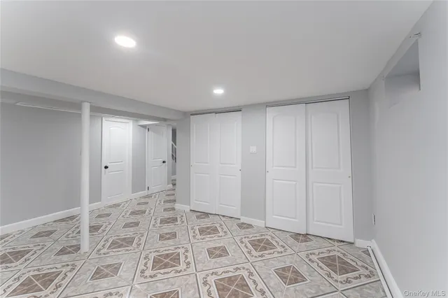 $1,179,000 | 17031 Grand Central Parkway | Hillcrest