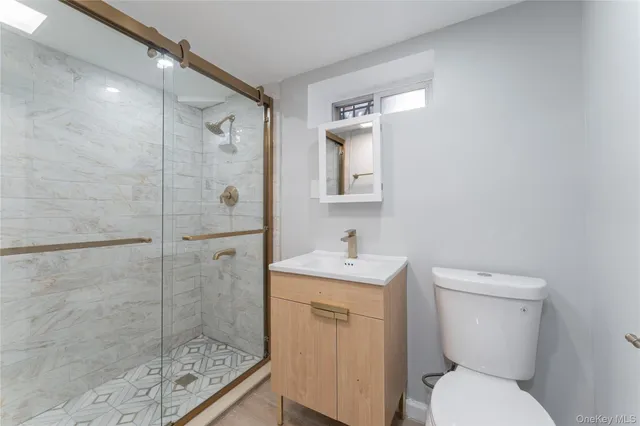 $1,179,000 | 17031 Grand Central Parkway | Hillcrest