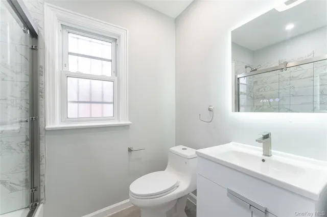 $1,179,000 | 17031 Grand Central Parkway | Hillcrest