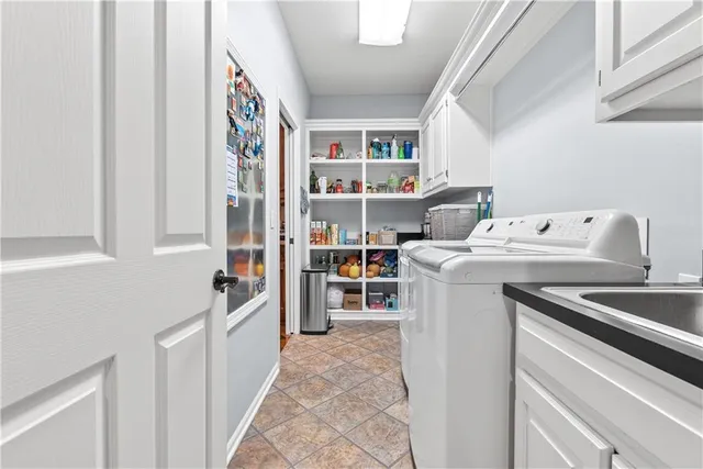 $850,000 | 15064 Sherwood Road, Leawood, KS 66224