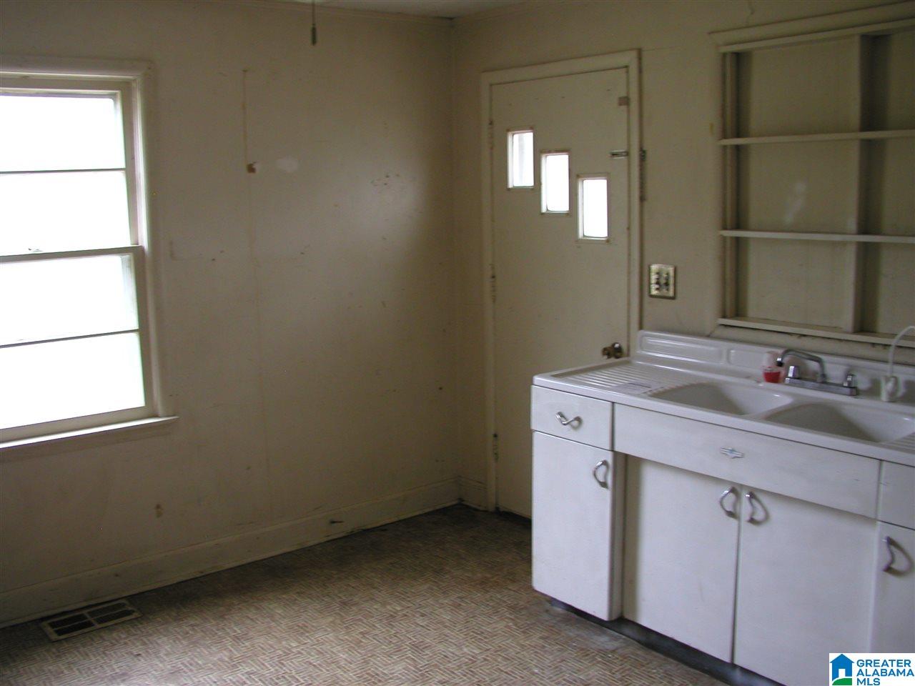 810 North Ledbetter Street Anniston, AL 36201 - Photo 10 of 10