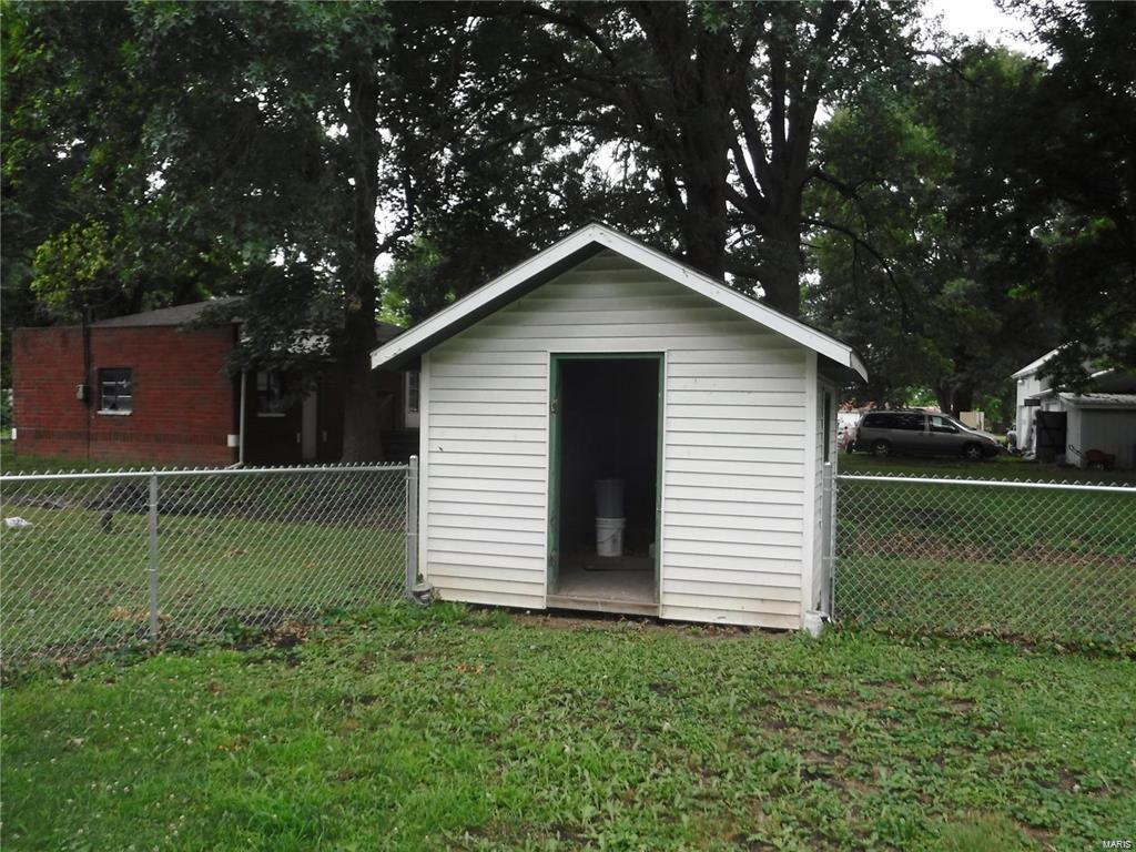 609 Madison Street Kane, IL 62054 - Photo 11 of 11 Gallery Image 11