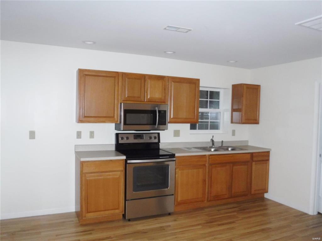 609 Madison Street Kane, IL 62054 - Photo 3 of 11 Gallery Image 3