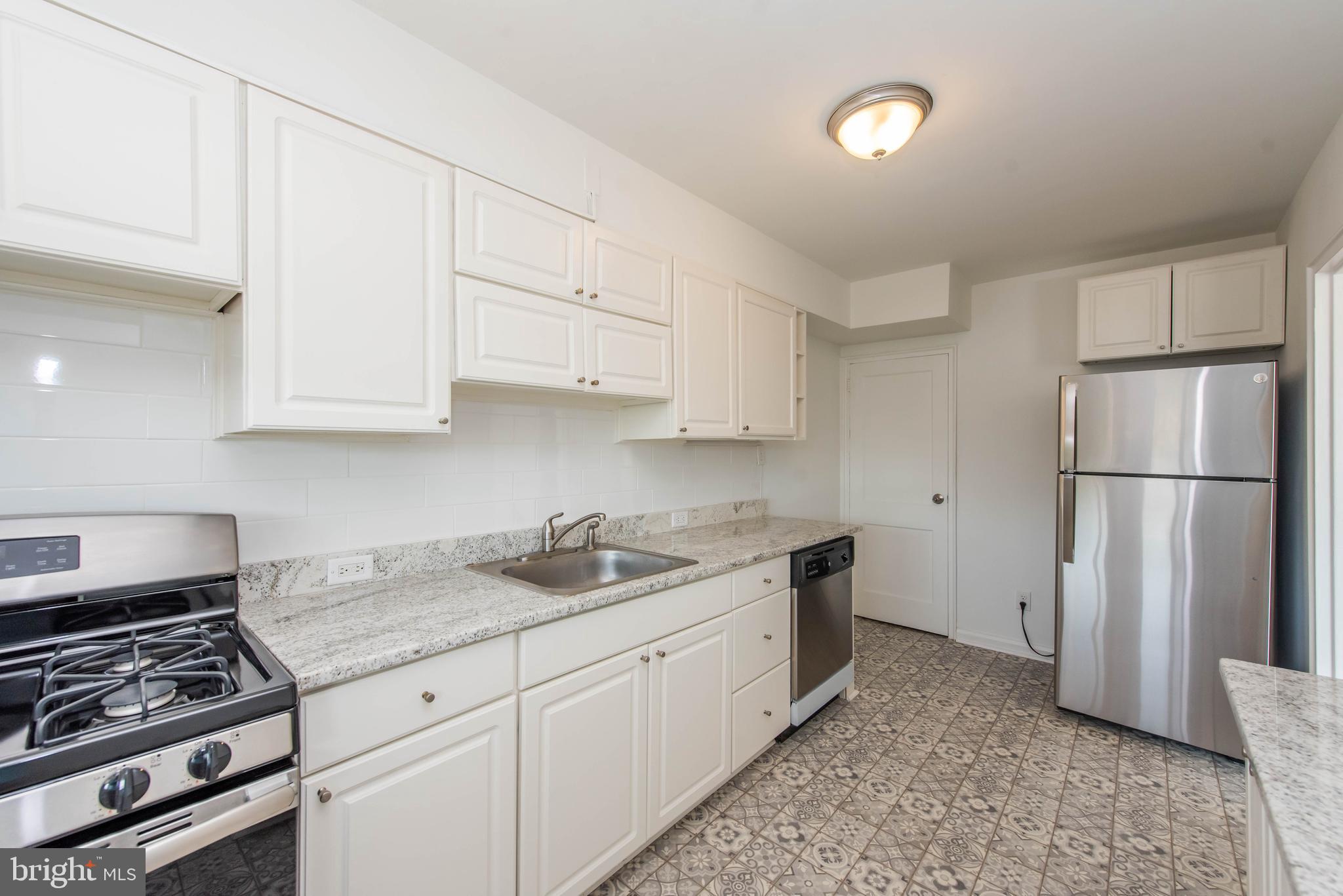 911 Coleridge Road Baltimore, MD 21229 - Photo 14 of 40 Kitchen