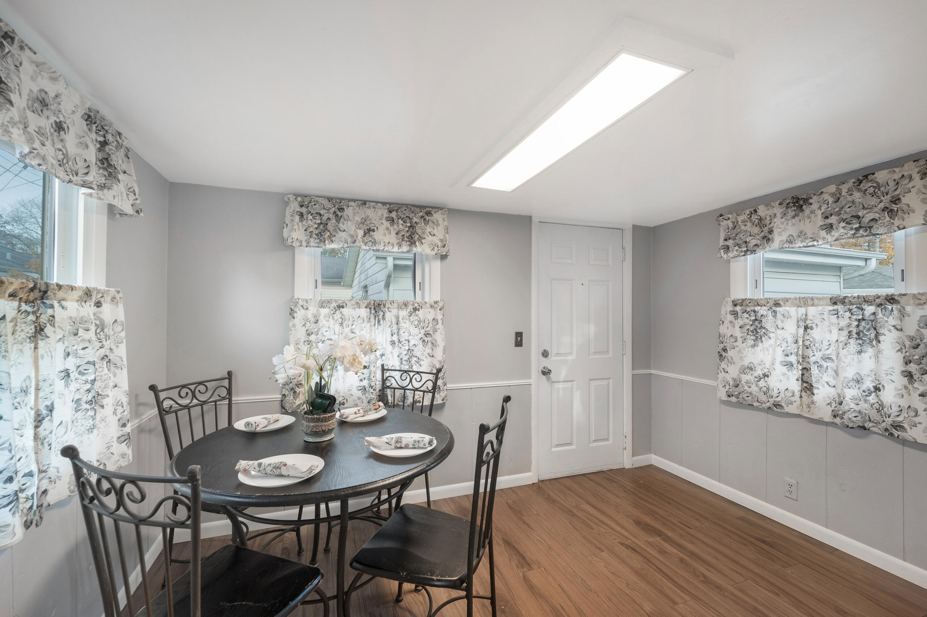 3471 South 66th Street Milwaukee, WI 53219 - Photo 8 of 20 Dining