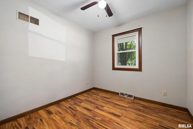 $212,000 | 719 Schilpp Court, Hopedale, IL 61747