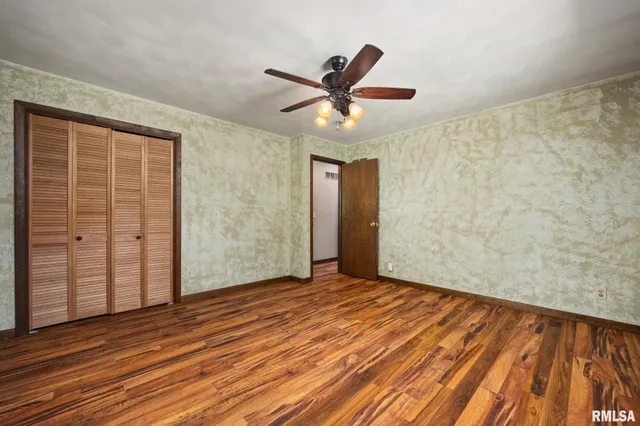 $212,000 | 719 Schilpp Court, Hopedale, IL 61747