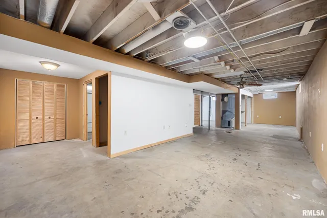 $212,000 | 719 Schilpp Court, Hopedale, IL 61747