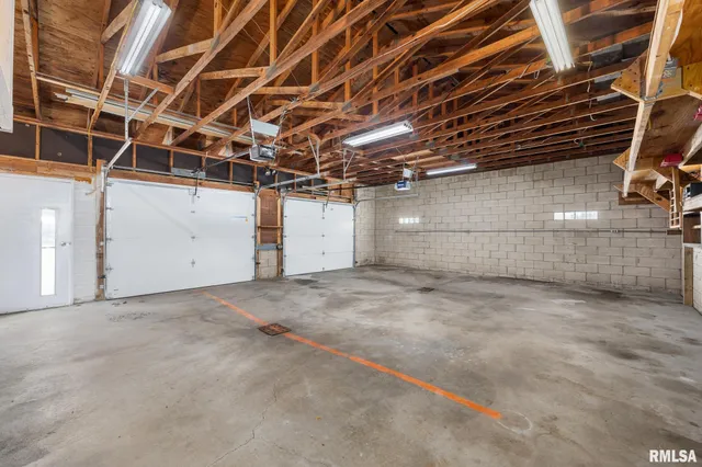 $212,000 | 719 Schilpp Court, Hopedale, IL 61747