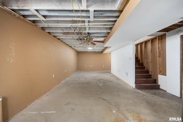 $212,000 | 719 Schilpp Court, Hopedale, IL 61747