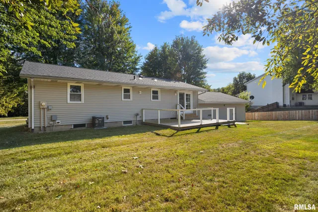 $212,000 | 719 Schilpp Court, Hopedale, IL 61747