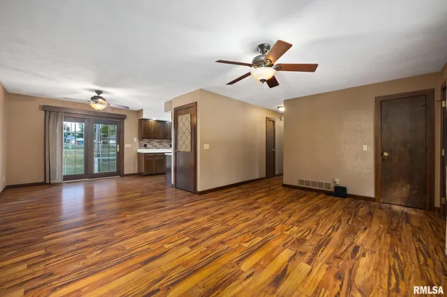 $212,000 | 719 Schilpp Court, Hopedale, IL 61747