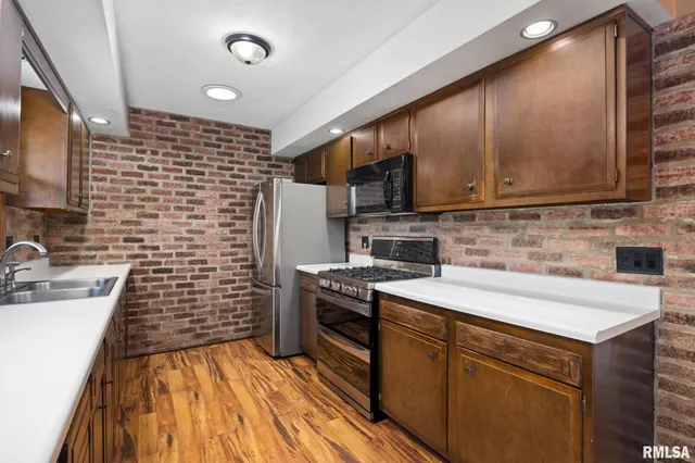 $212,000 | 719 Schilpp Court, Hopedale, IL 61747