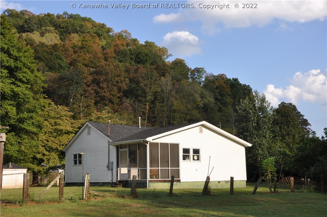 158 Phico Road Chapmanville, WV 25508 - Photo 6 of 30 Gallery Image 6