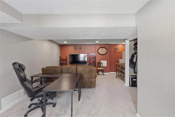 $230,000 | 6417 Helen Street, South Park, PA 15129