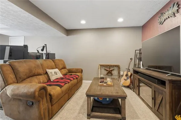 $230,000 | 6417 Helen Street, South Park, PA 15129
