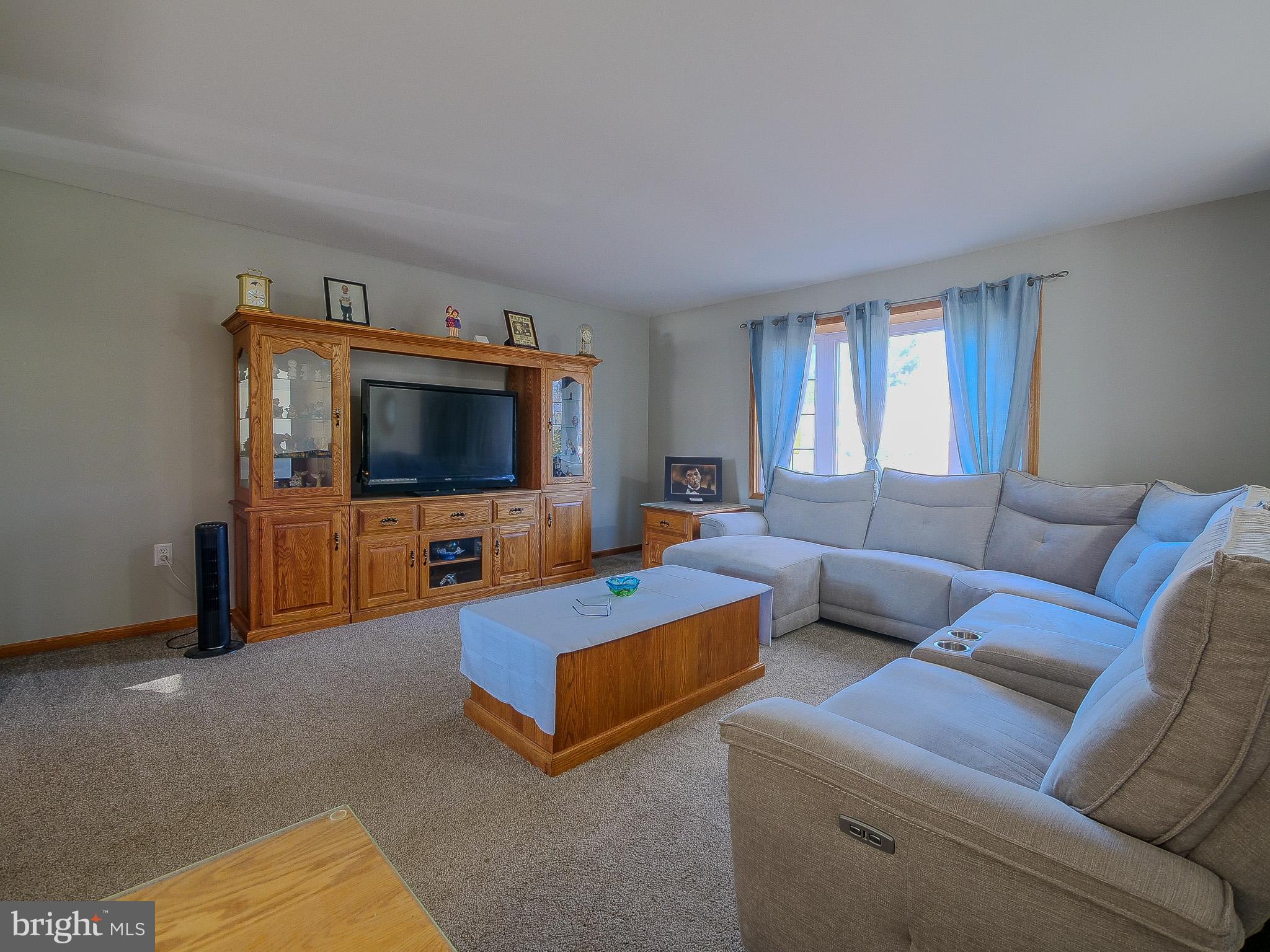 325 Willowbrook Road Marcus Hook, PA 19061 - Photo 4 of 50 Gallery Image 4