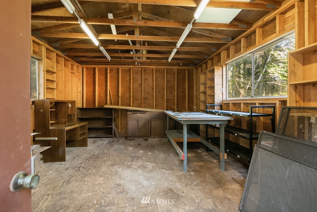 17721 Beall Road Southwest Vashon, WA 98070 - Photo 21 of 35 a view of a workspace with furniture