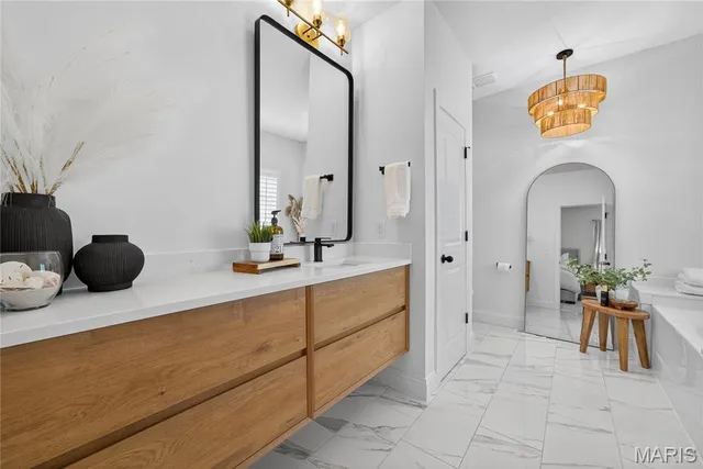 $639,900 | 355 Countryshire Drive, Lake St. Louis, MO 63367