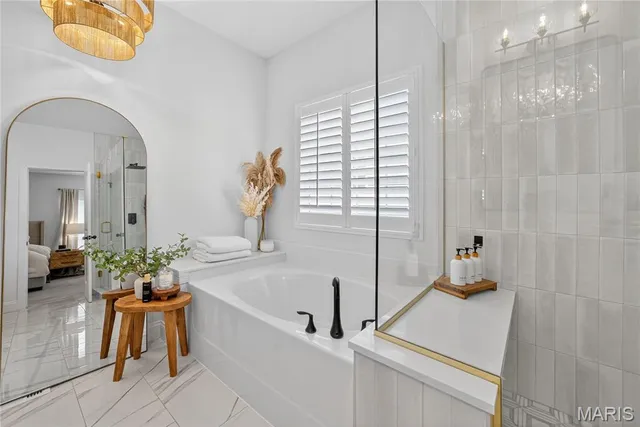 $639,900 | 355 Countryshire Drive, Lake St. Louis, MO 63367