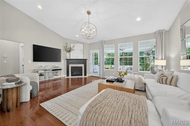 $639,900 | 355 Countryshire Drive, Lake St. Louis, MO 63367