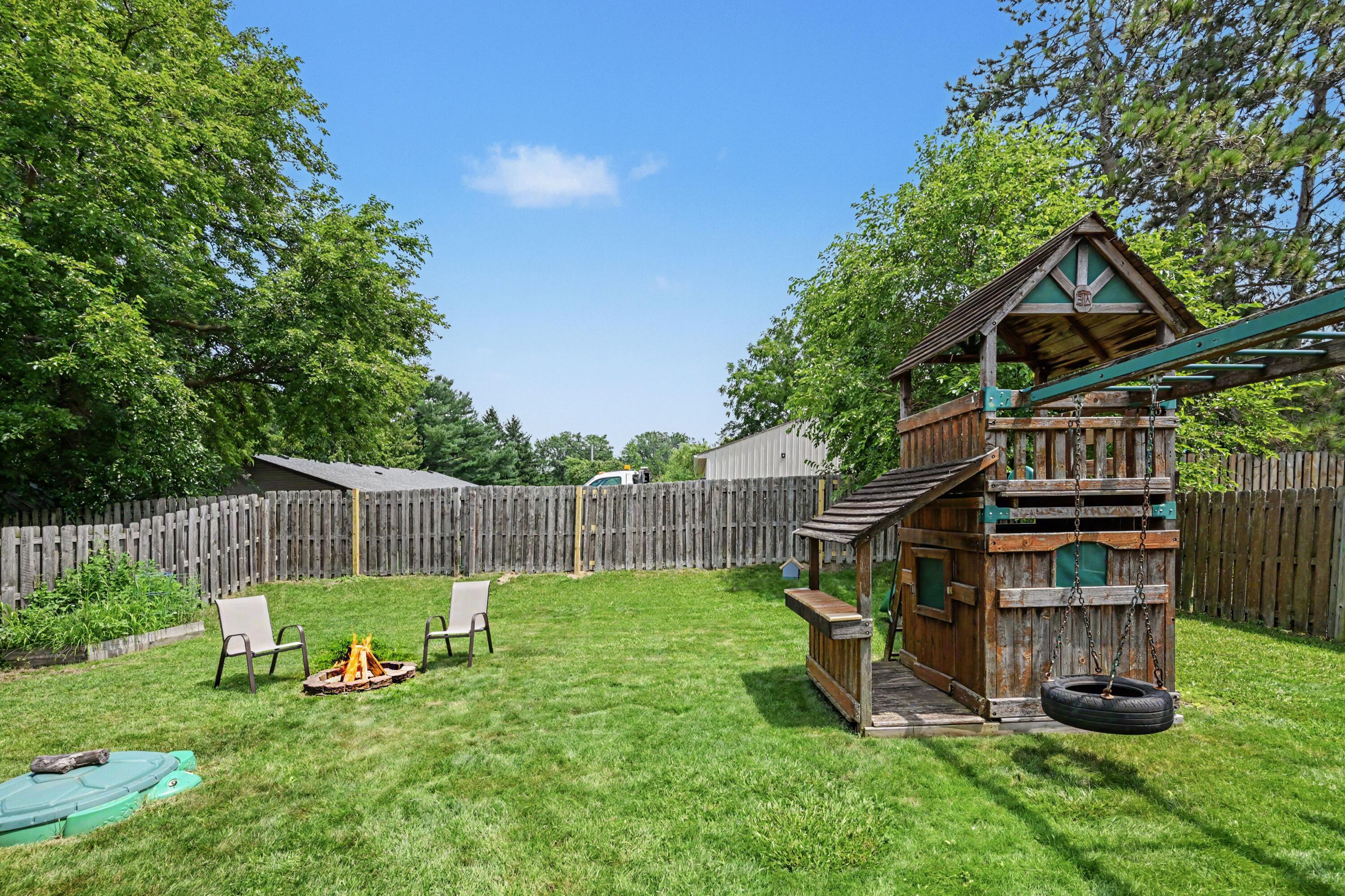 6059 Mapleview Lane Ypsilanti, MI 48197 - Photo 42 of 43 40 backyard