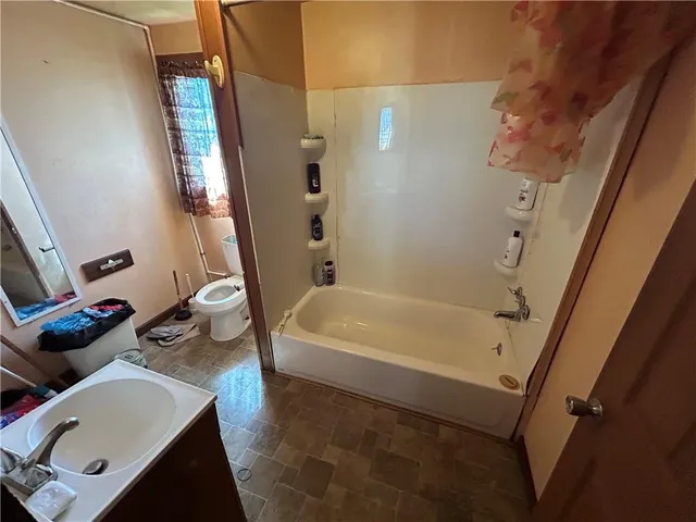 a view of yellow lighting