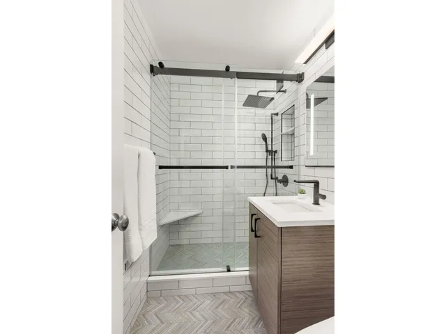 $1,750,000 | 230 East 79th Street, Unit 12CD | Upper East Side