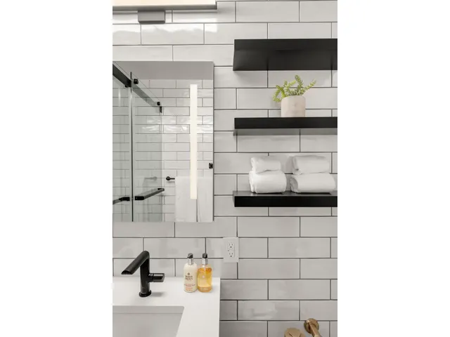 $1,750,000 | 230 East 79th Street, Unit 12CD | Upper East Side