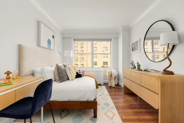 $1,750,000 | 230 East 79th Street, Unit 12CD | Upper East Side
