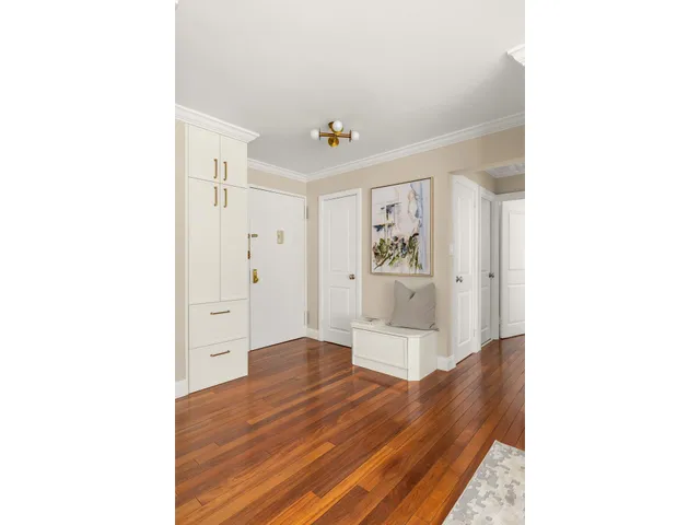 $1,750,000 | 230 East 79th Street, Unit 12CD | Upper East Side