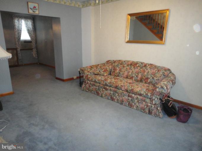 6773 Woodley Road Baltimore, MD 21222 - Photo 11 of 17 Living Room