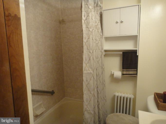 6773 Woodley Road Baltimore, MD 21222 - Photo 4 of 17 Bath