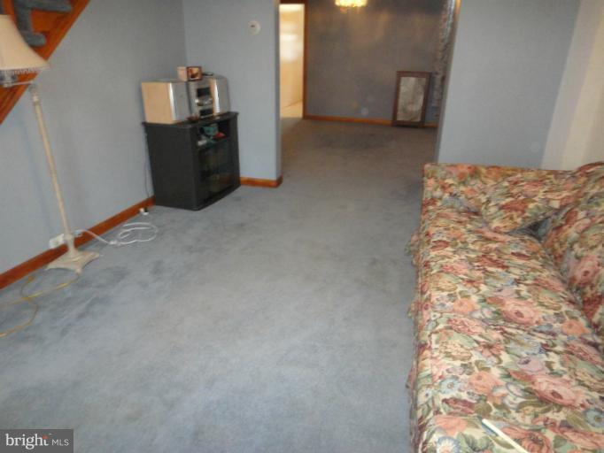 6773 Woodley Road Baltimore, MD 21222 - Photo 5 of 17 Living Room