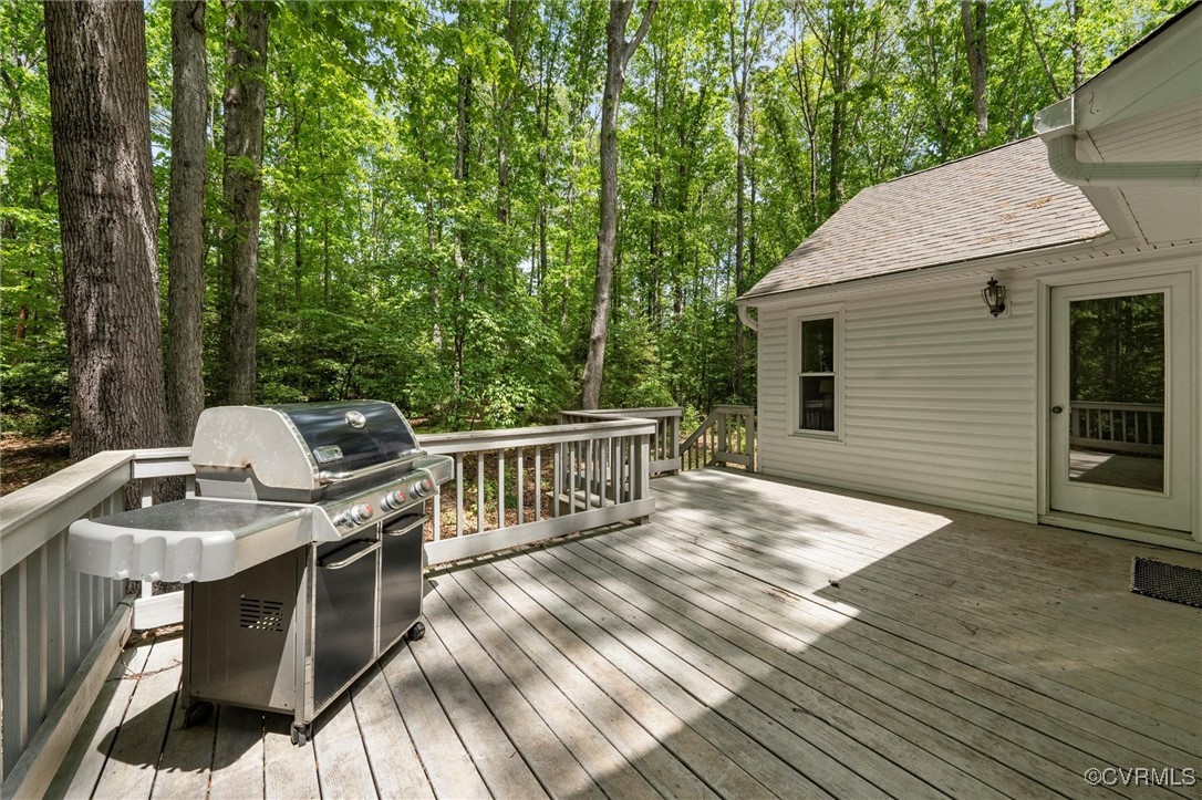 6000 Lansgate Road Midlothian, VA 23112 - Photo 43 of 49 a view of a patio with wooden floor